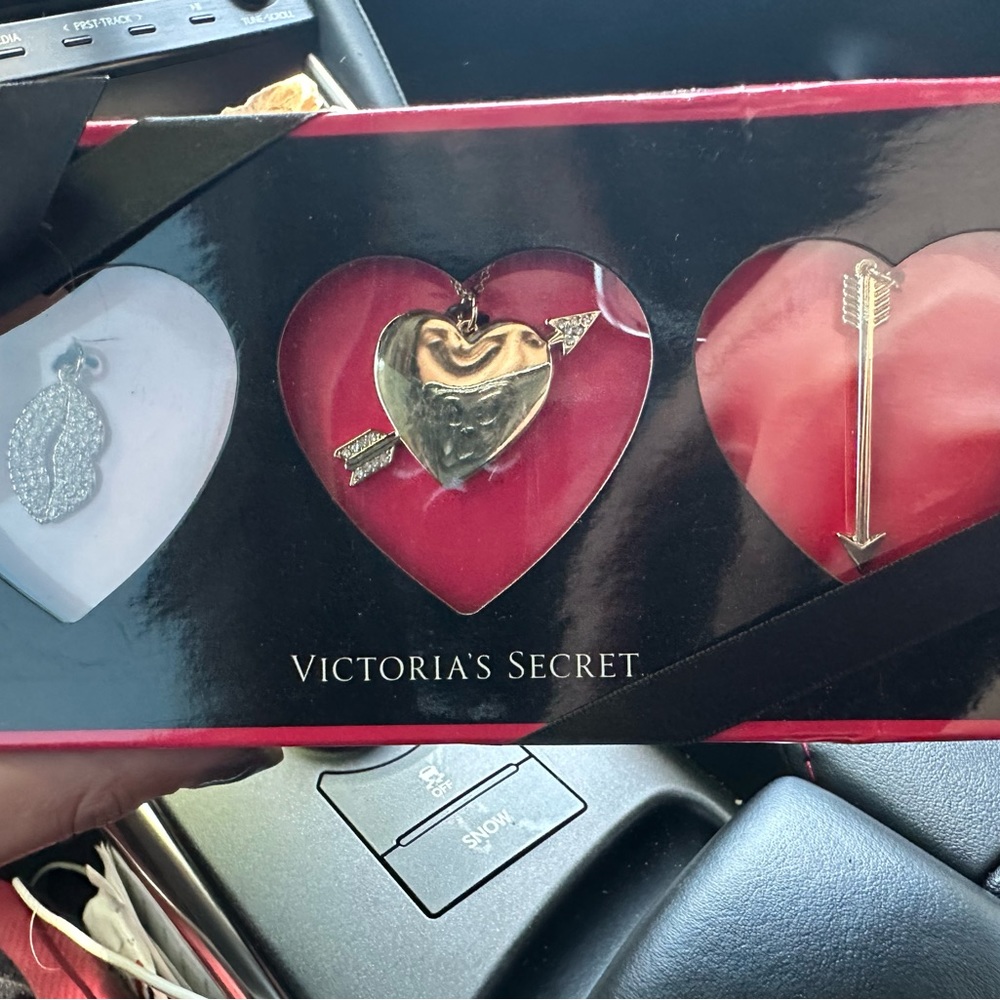 Limited edition Victoria Secret  necklace set